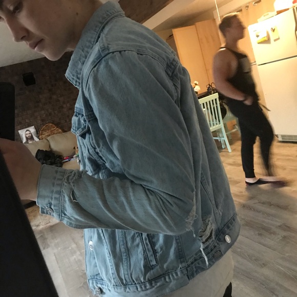 Pacsun Distressed denim jacket - Picture 7 of 7